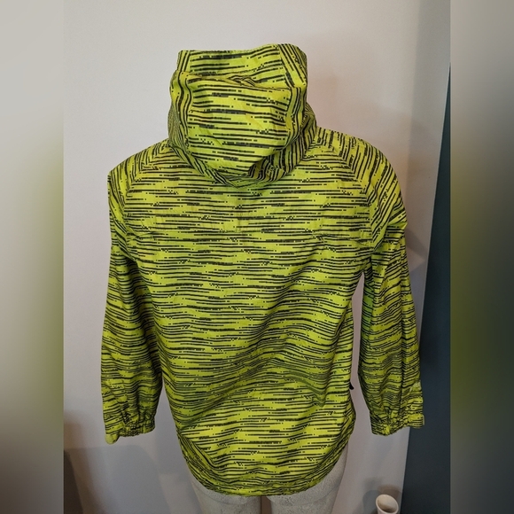 McKinley rain jacket, green & black geometric print, size Medium unisex. - Picture 8 of 14
